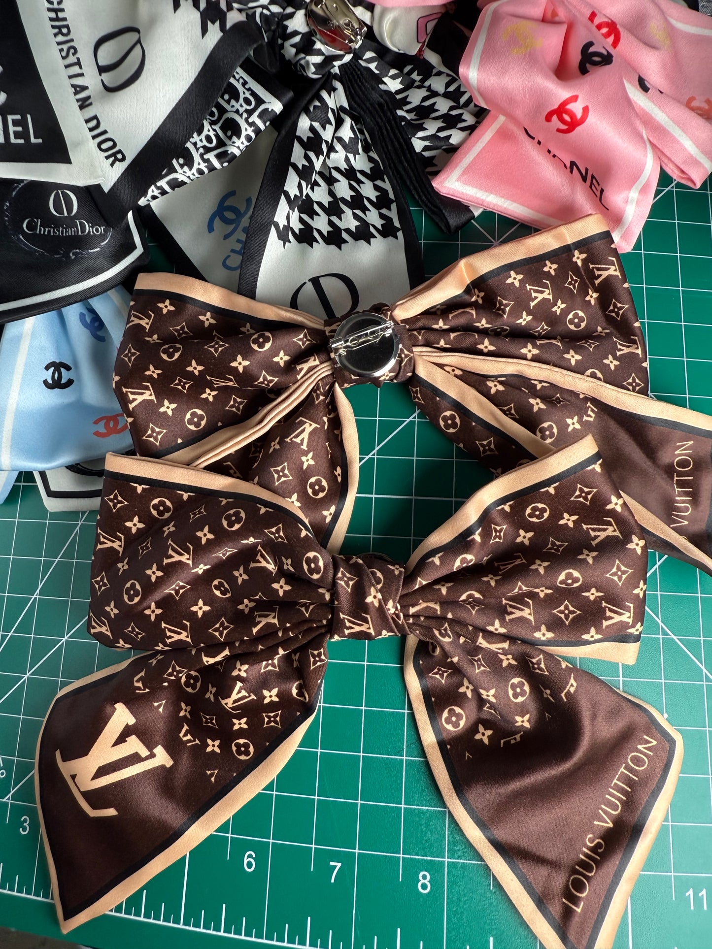 Luxury Brooch Bow