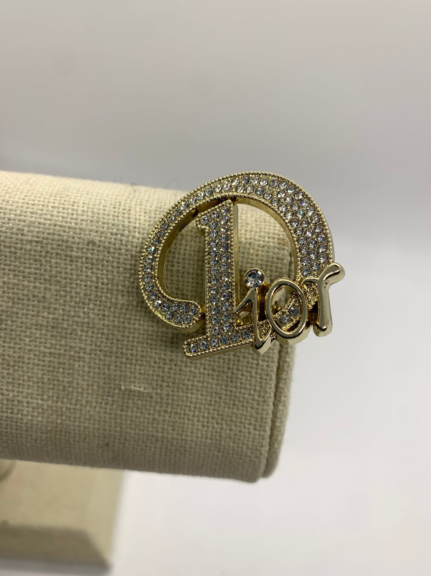 Designer brooches Luxury