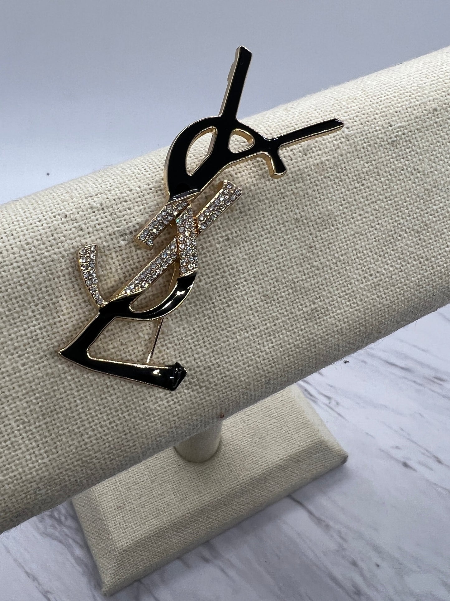 Designer brooches Luxury