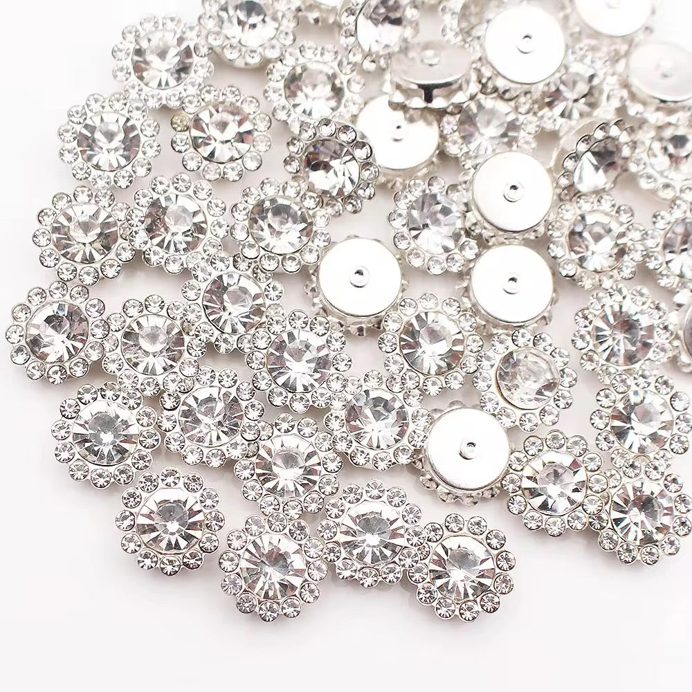 Flower Shape Stones Booti Pack, Sequence work Stone Buti Craft Stone Flower for Embroidery Clothes, Blouse, Dress Décor 12 mm Supply 200 pcs