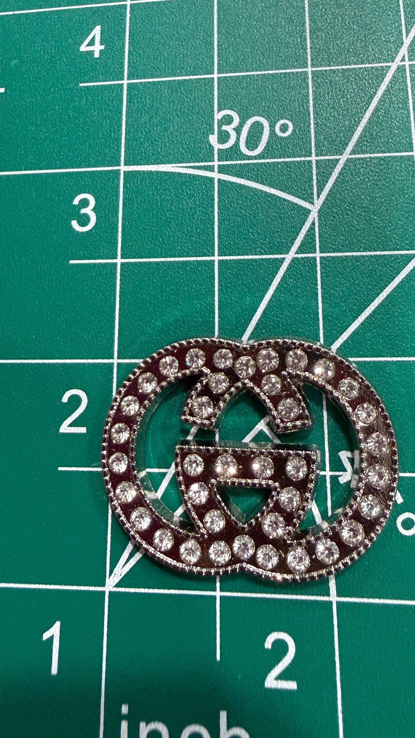 Luxury flat back charms Gu