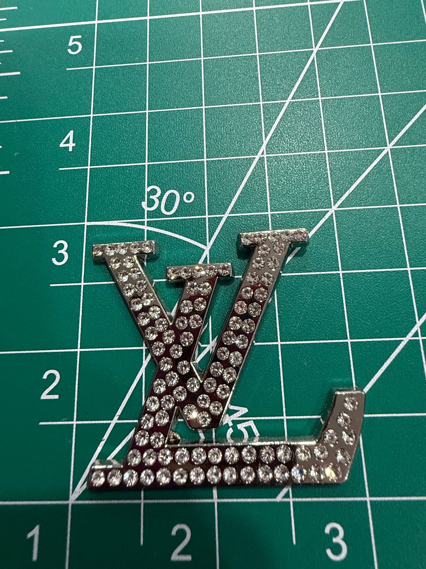 Luxury flat back charms L
