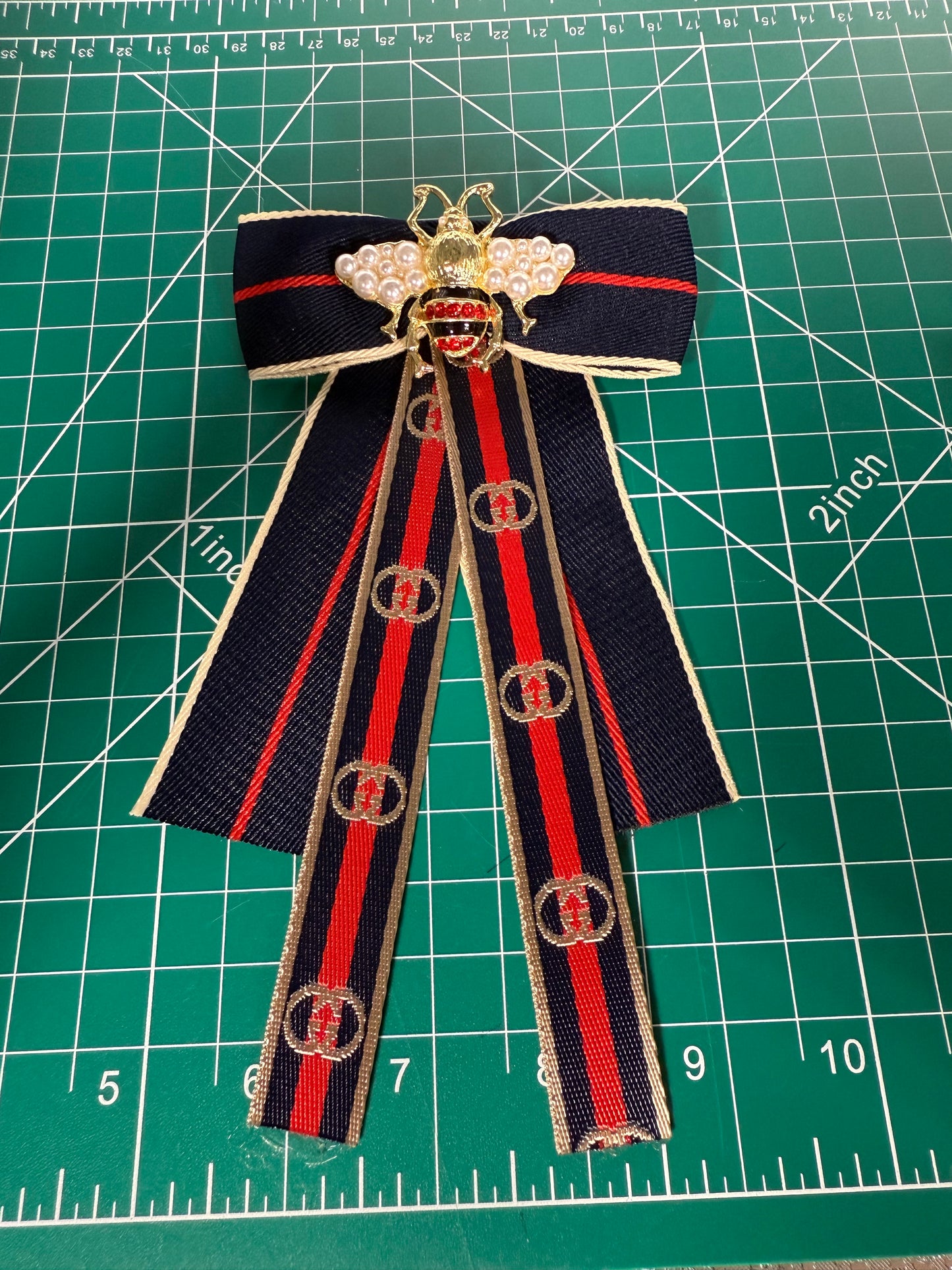 Luxury bows with pin in the back