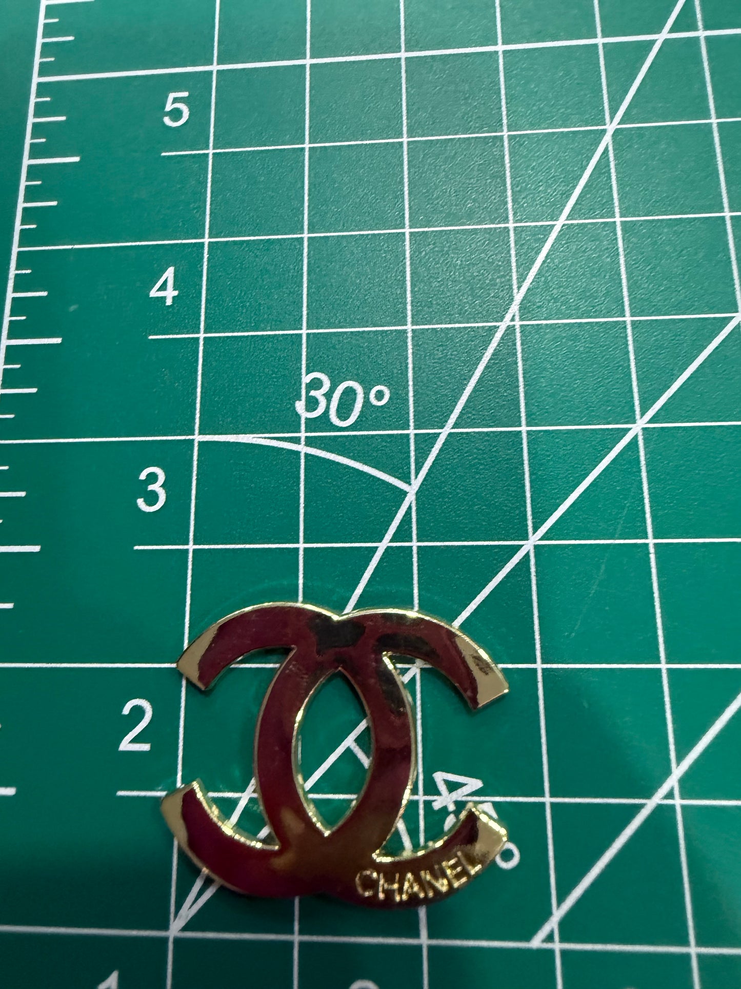 Luxury flat back charms C 3