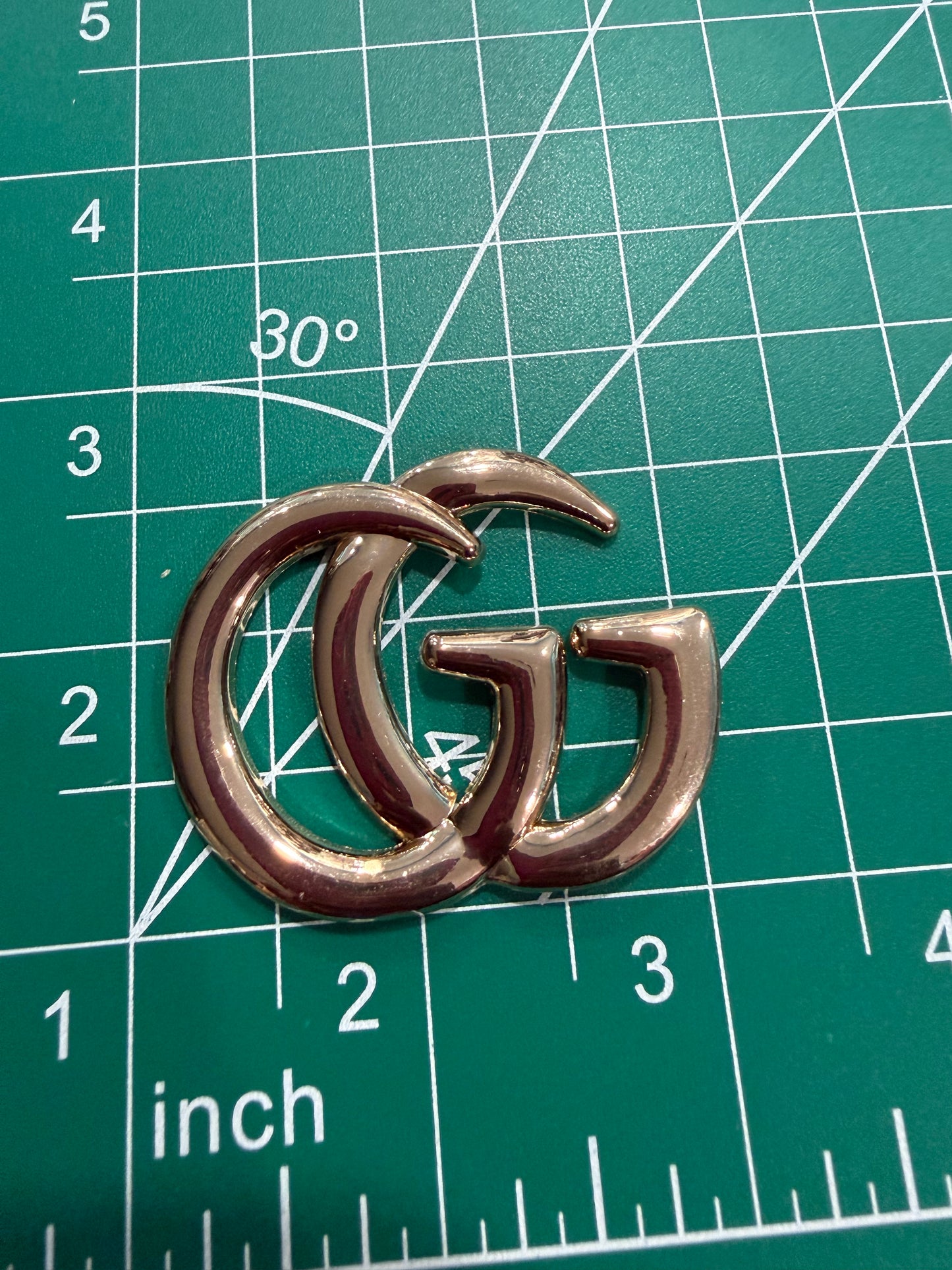 Luxury flat back charms Gu