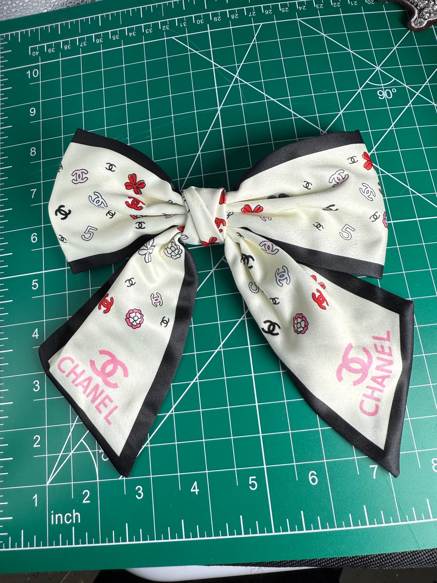 Luxury Brooch Bow