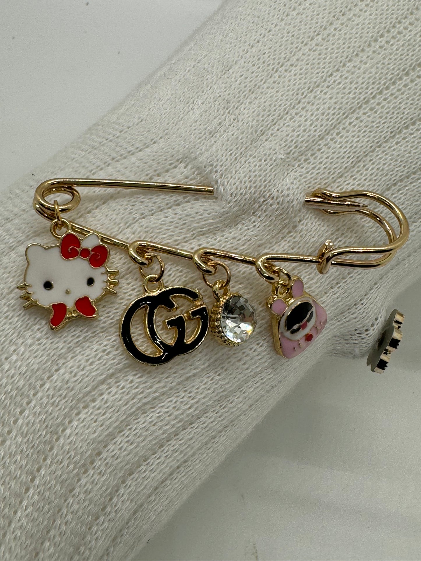 Junk socks  PinS charm and socks