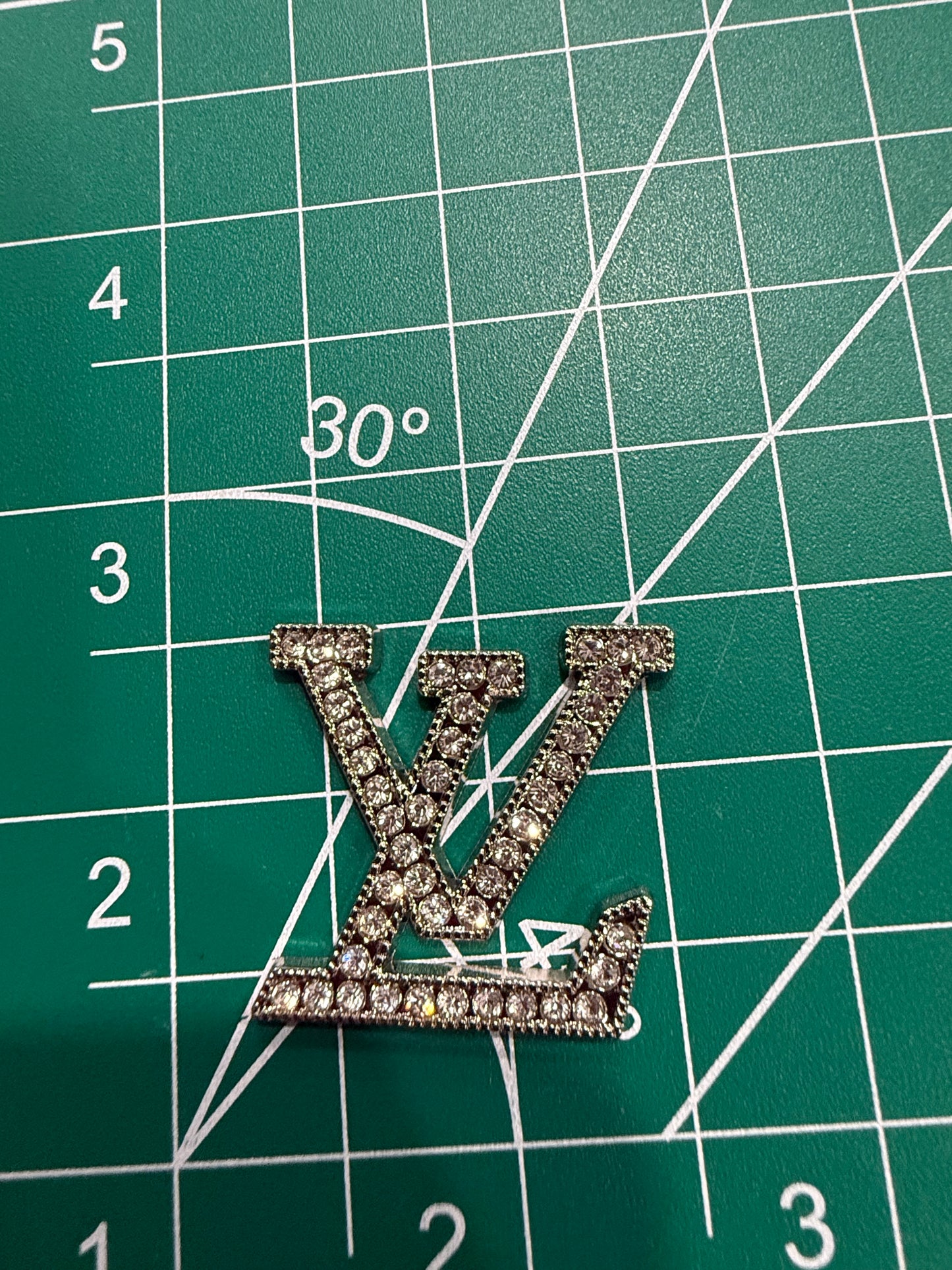 Luxury flat back charms L