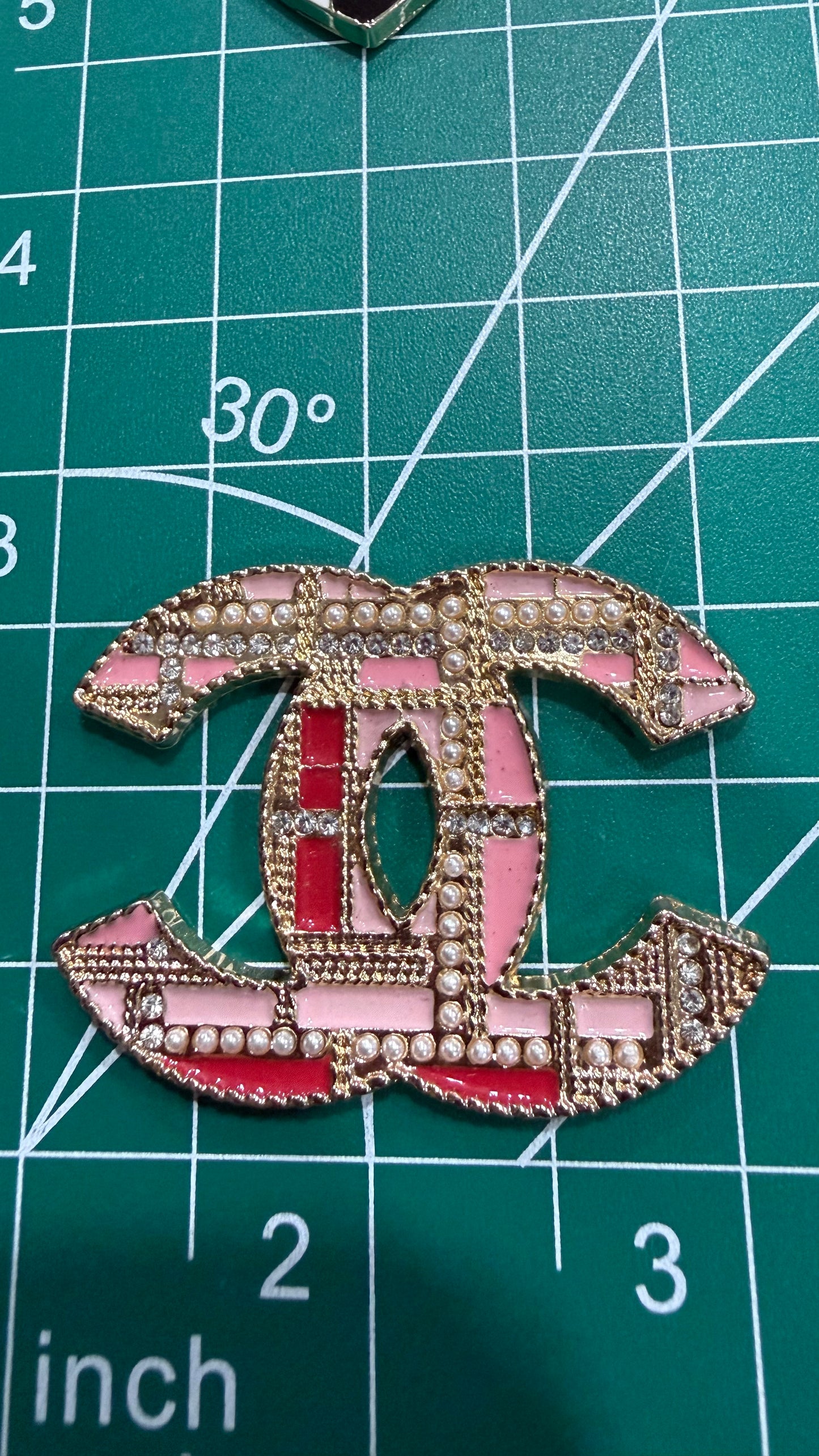 Luxury flat back charms C 3