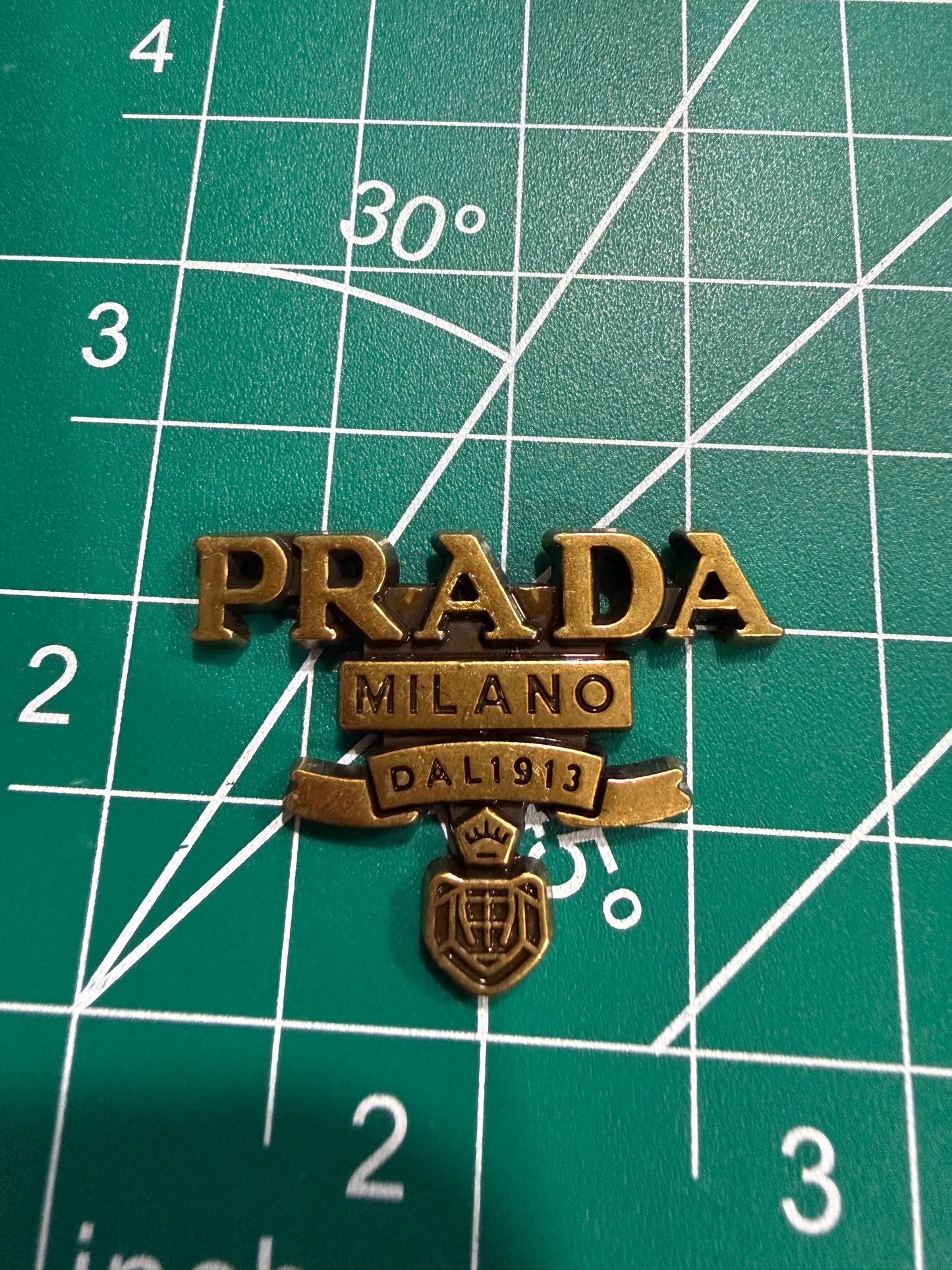 Luxury flat back charms c and Pra