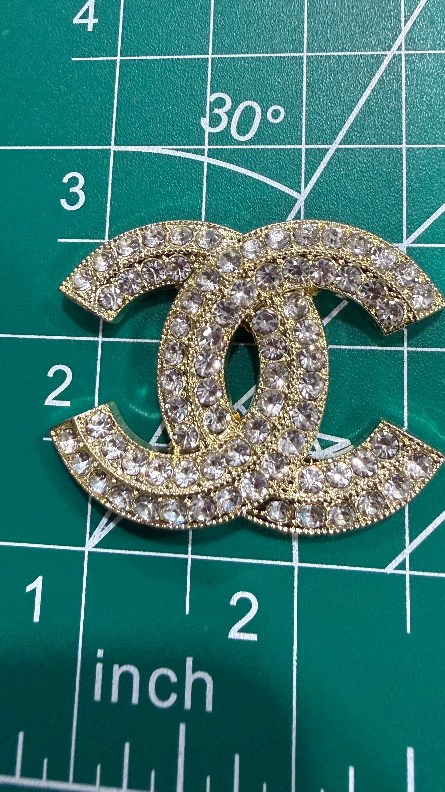 Luxury flat back charms C 3