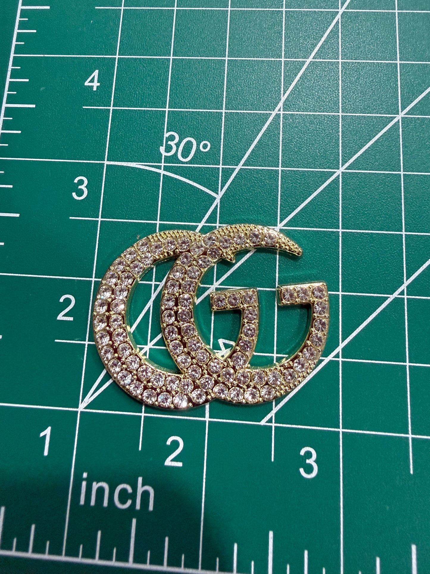 Luxury flat back charms Gu