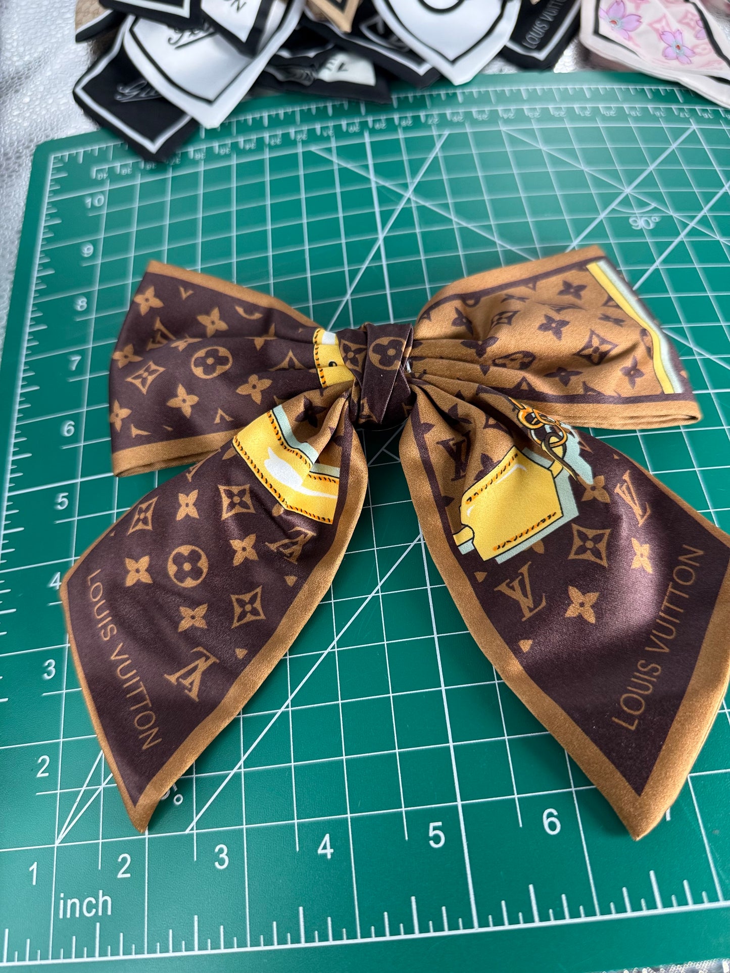 Luxury Brooch Bow