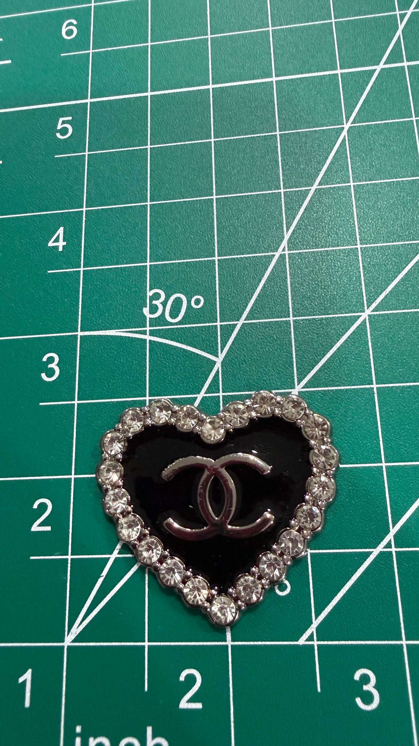 Luxury flat back charms C 3