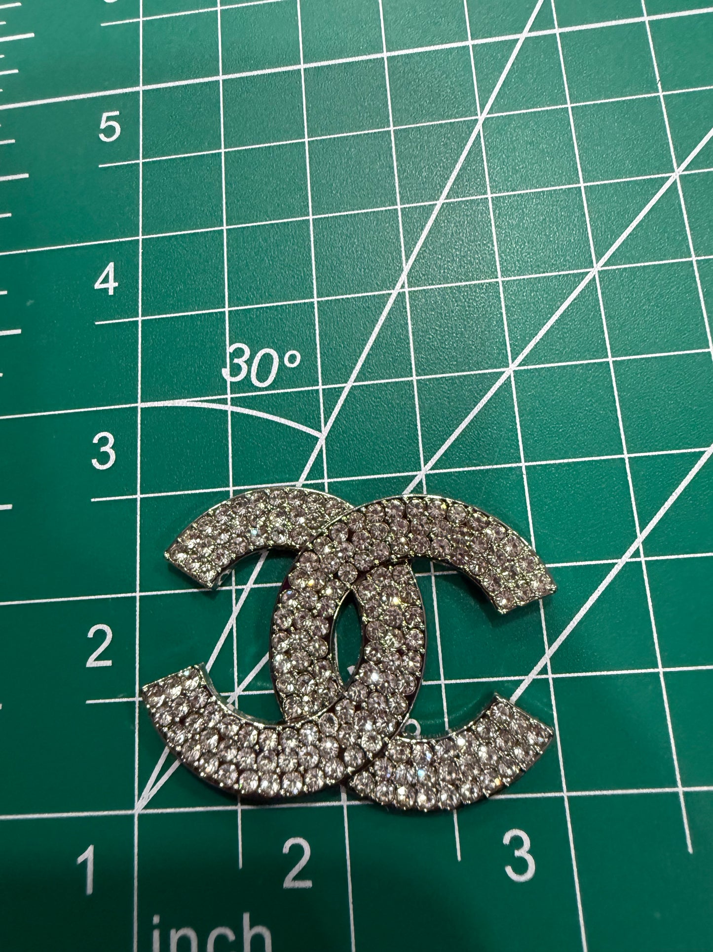 Luxury flat back charms L