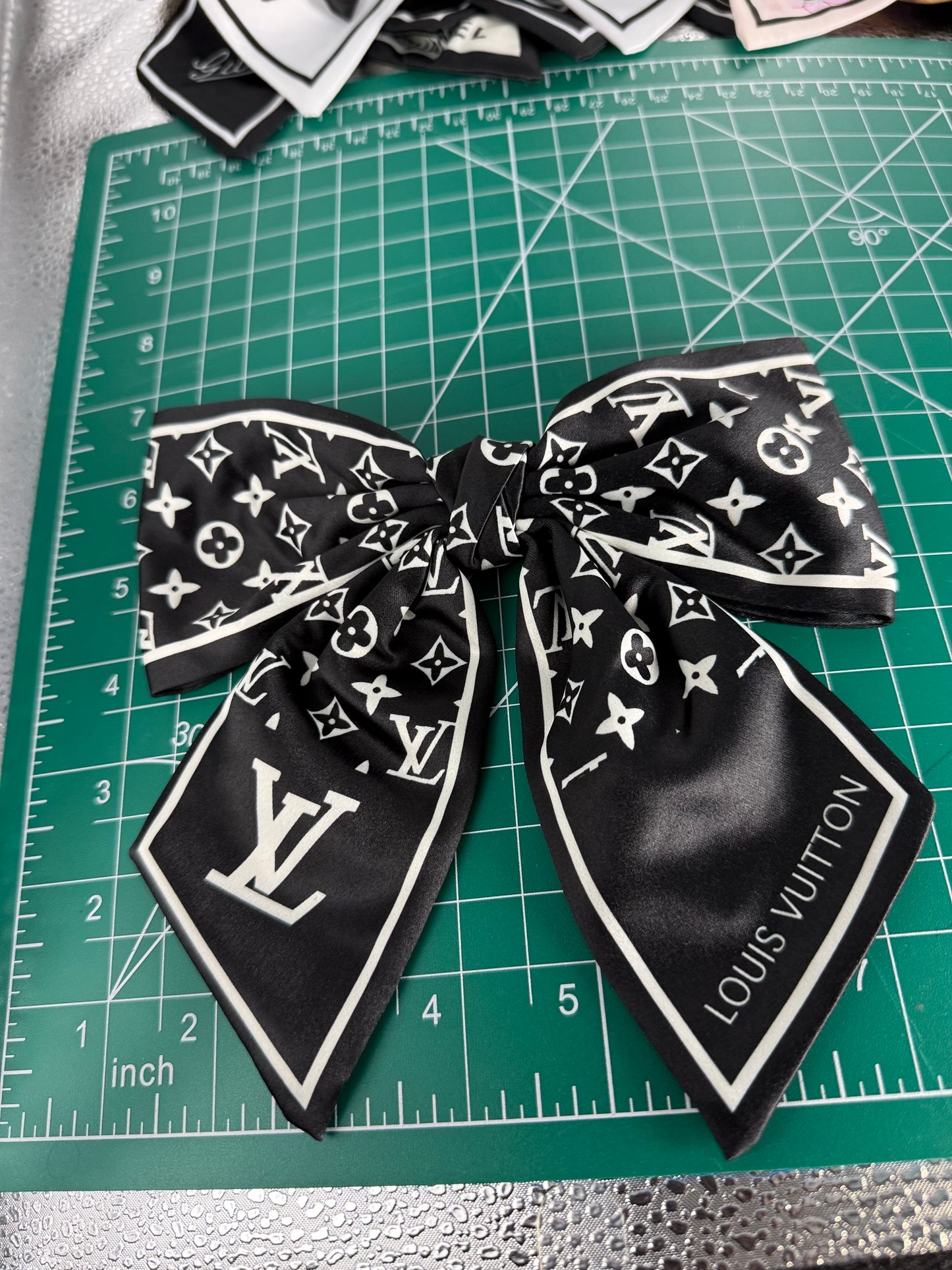 Luxury Brooch Bow