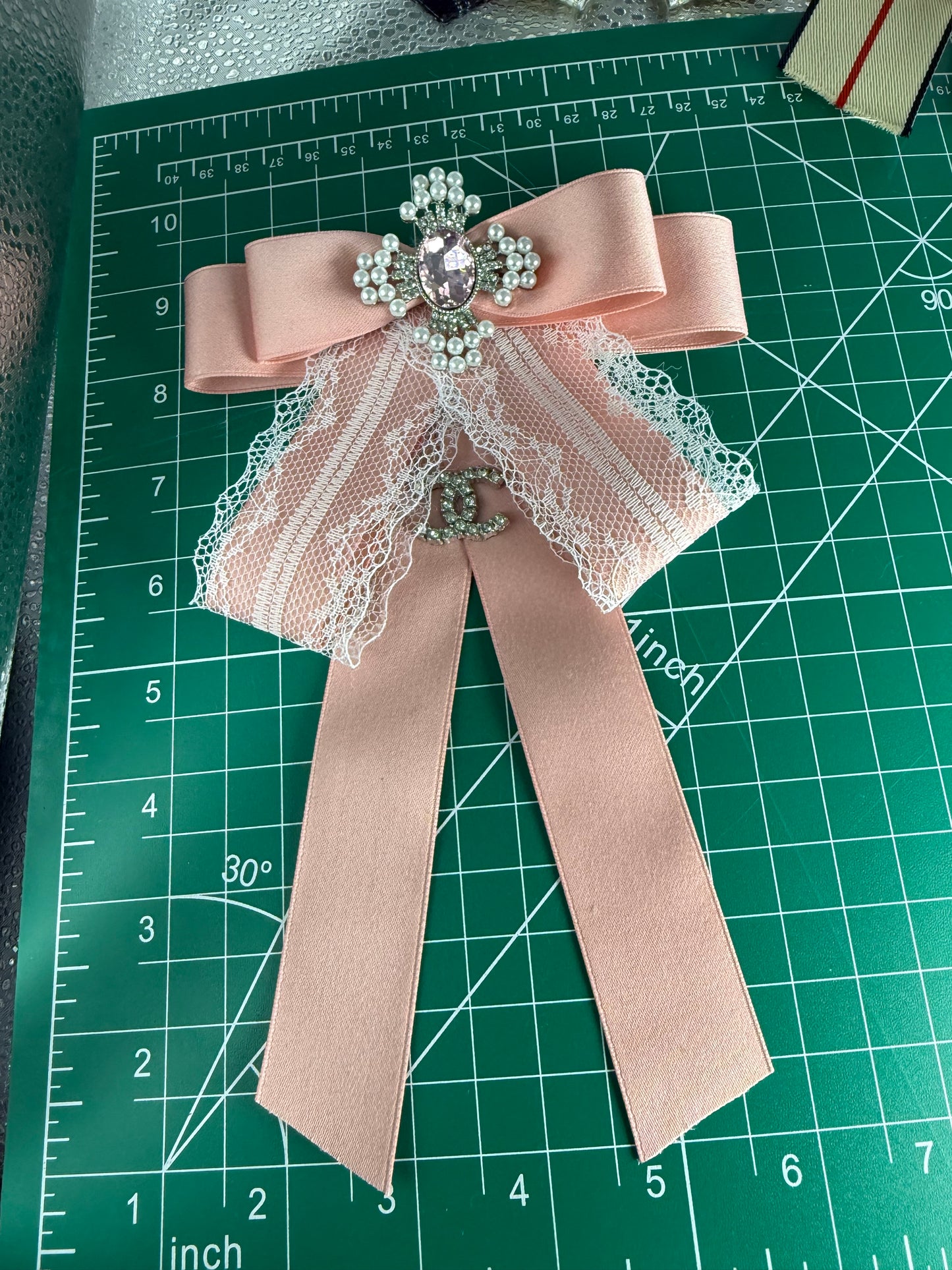 Luxury bows with pin in the back