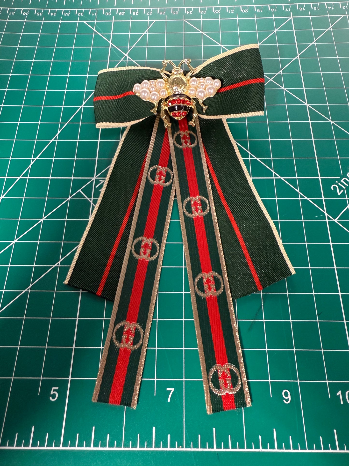 Luxury bows with pin in the back