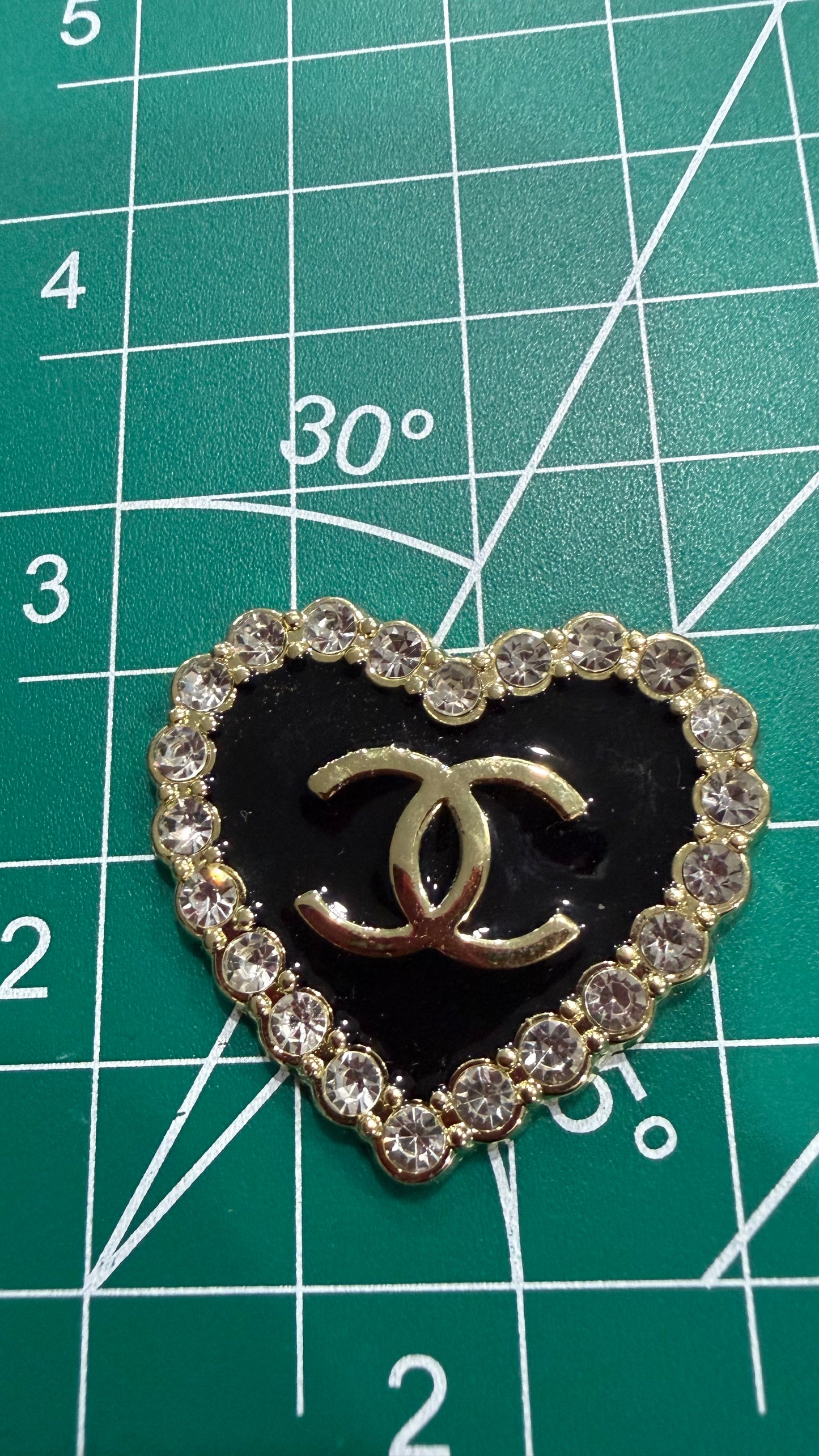 Luxury flat back charms C 3