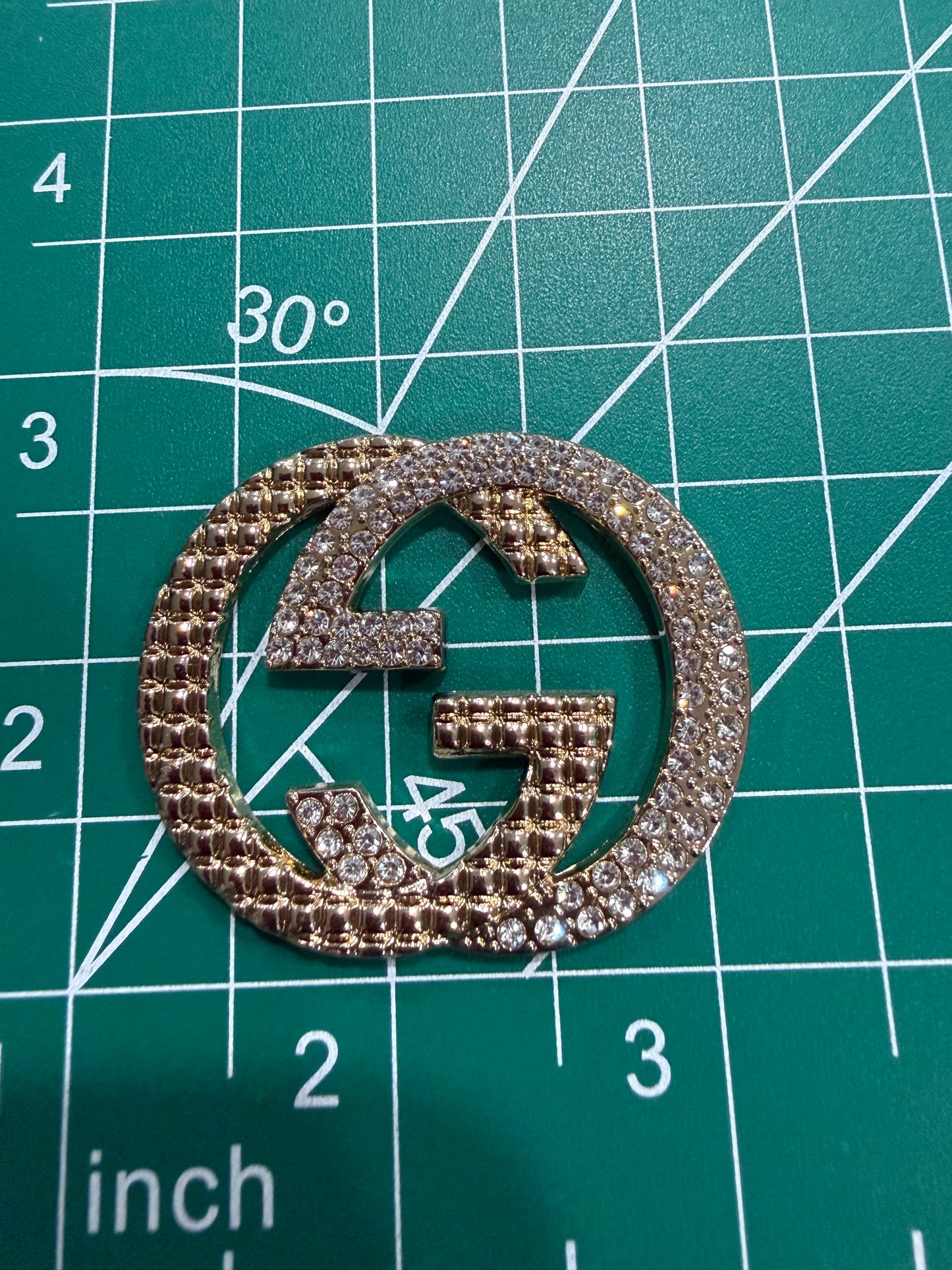 Luxury flat back charms Gu