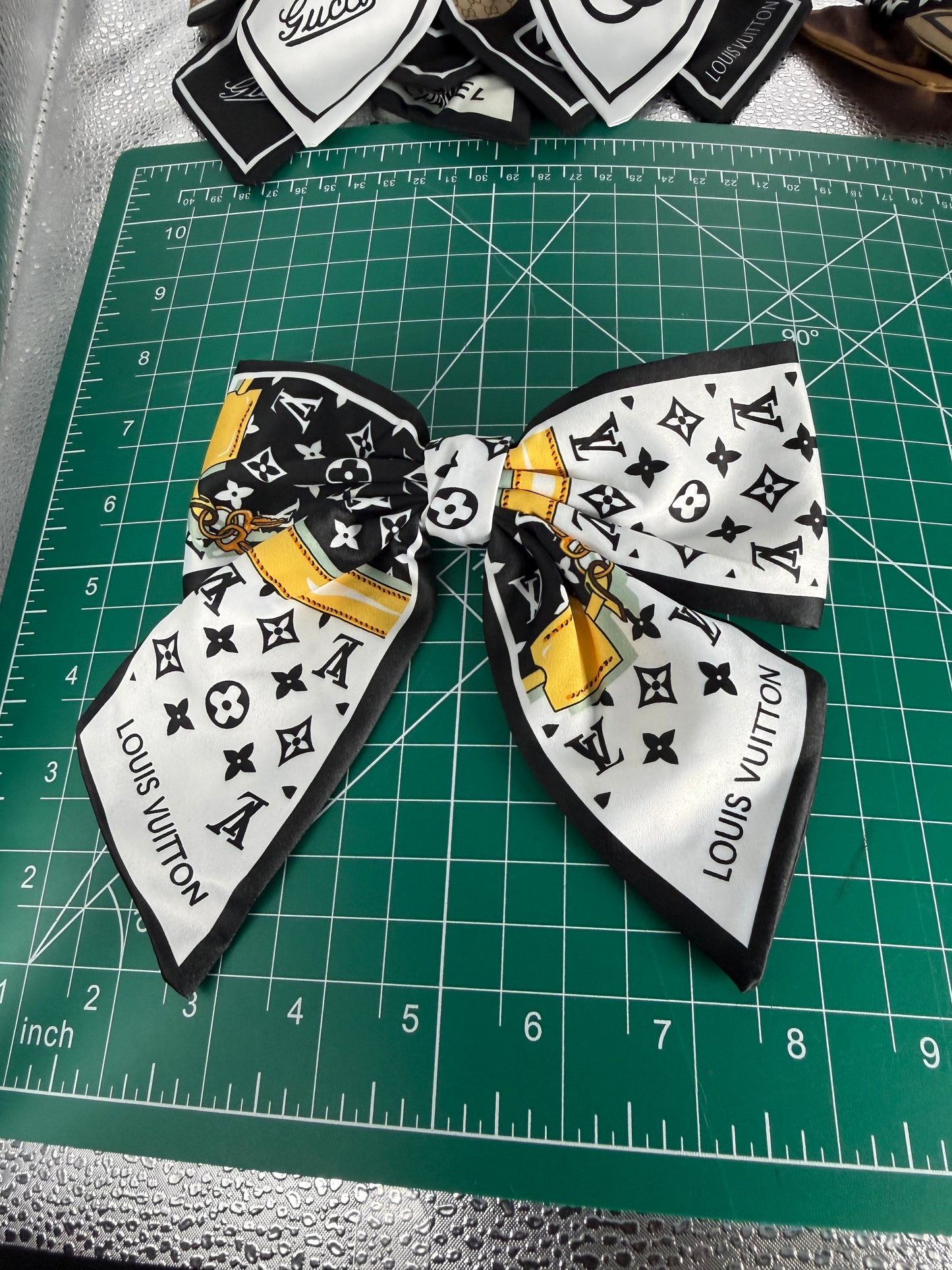 Luxury Brooch Bow