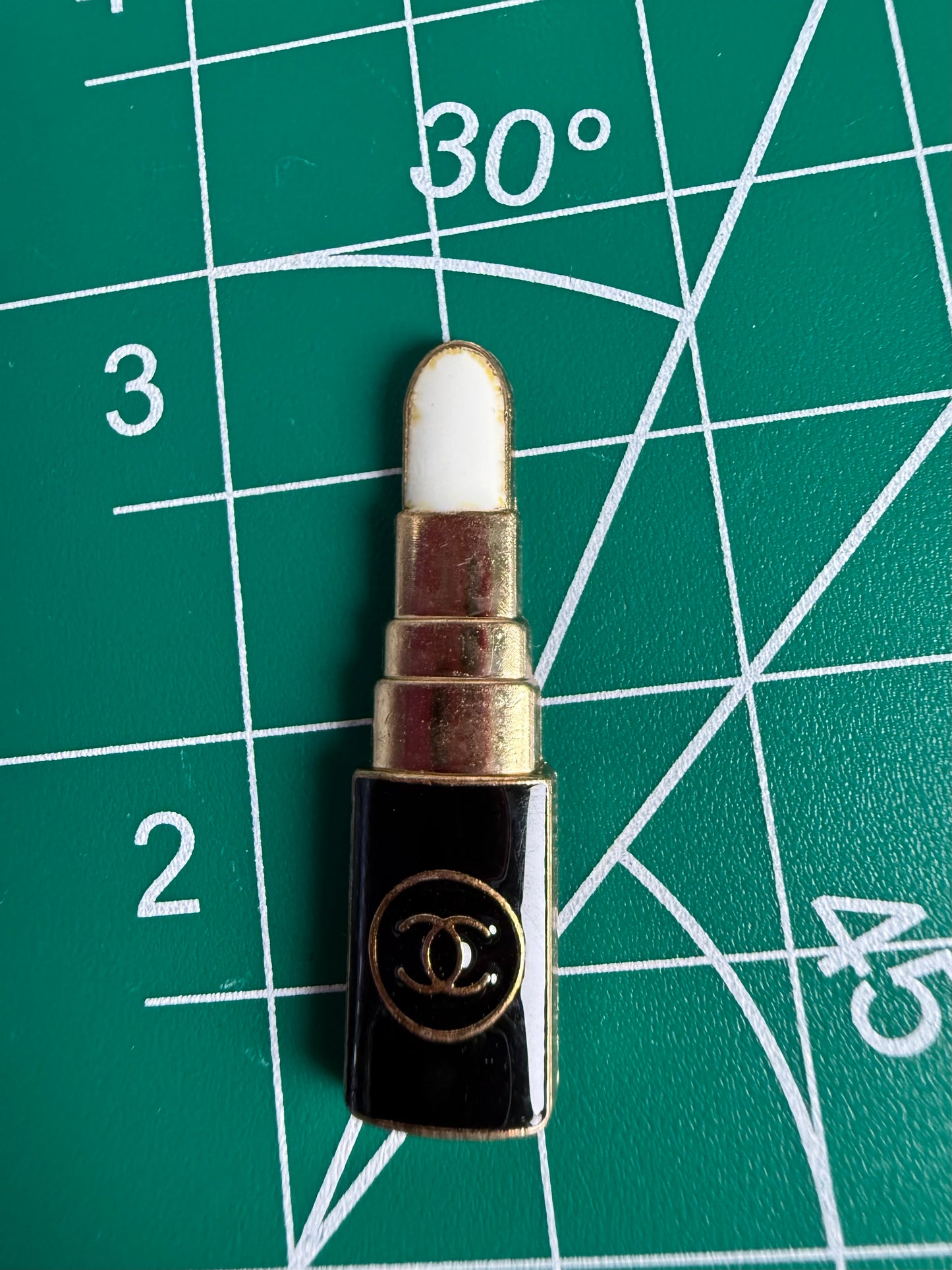 Luxury flat back designer charms