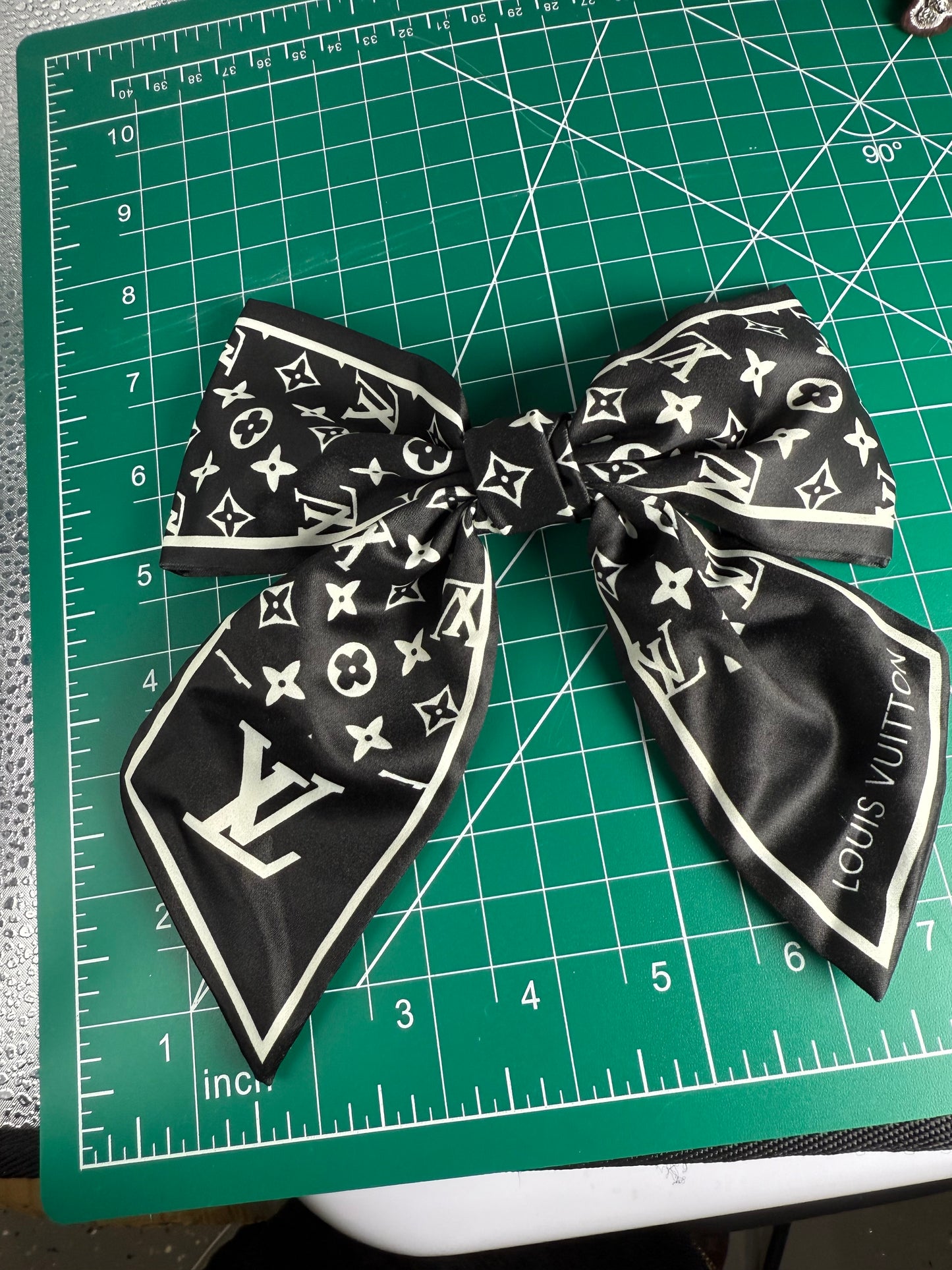 Luxury Brooch Bow