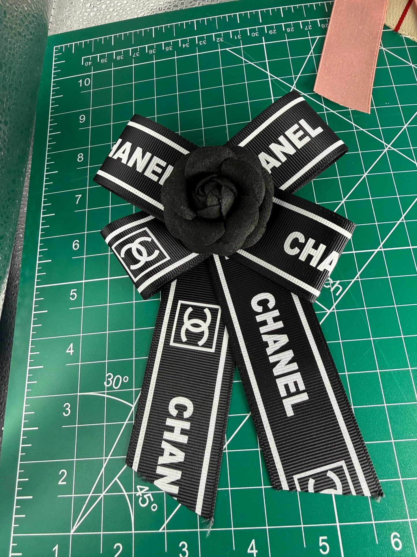 Luxury bows with pin in the back