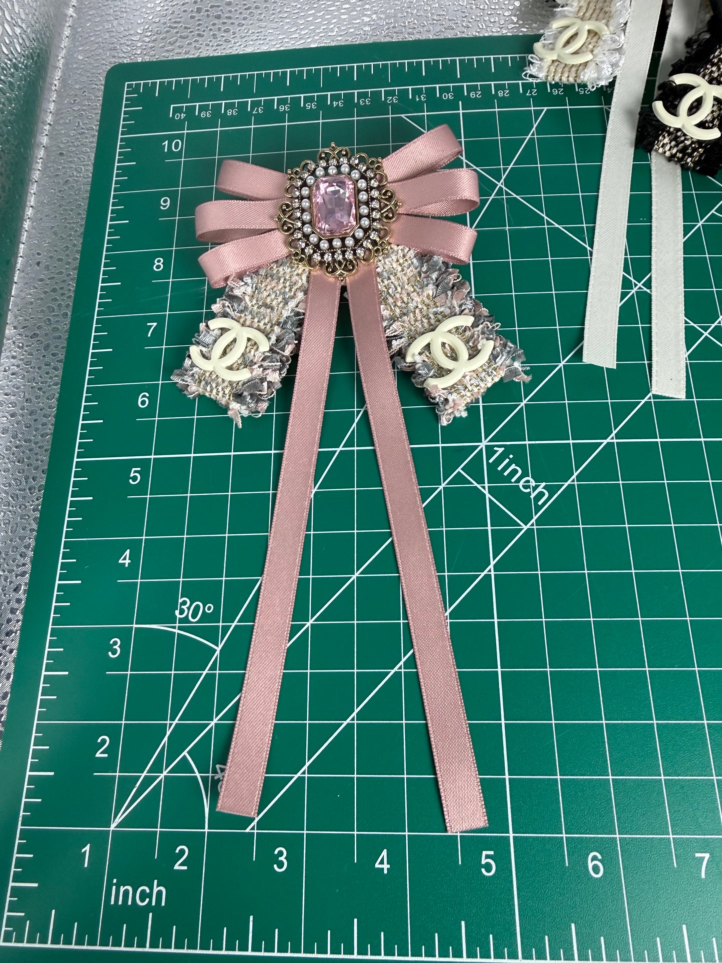 Bow brooches