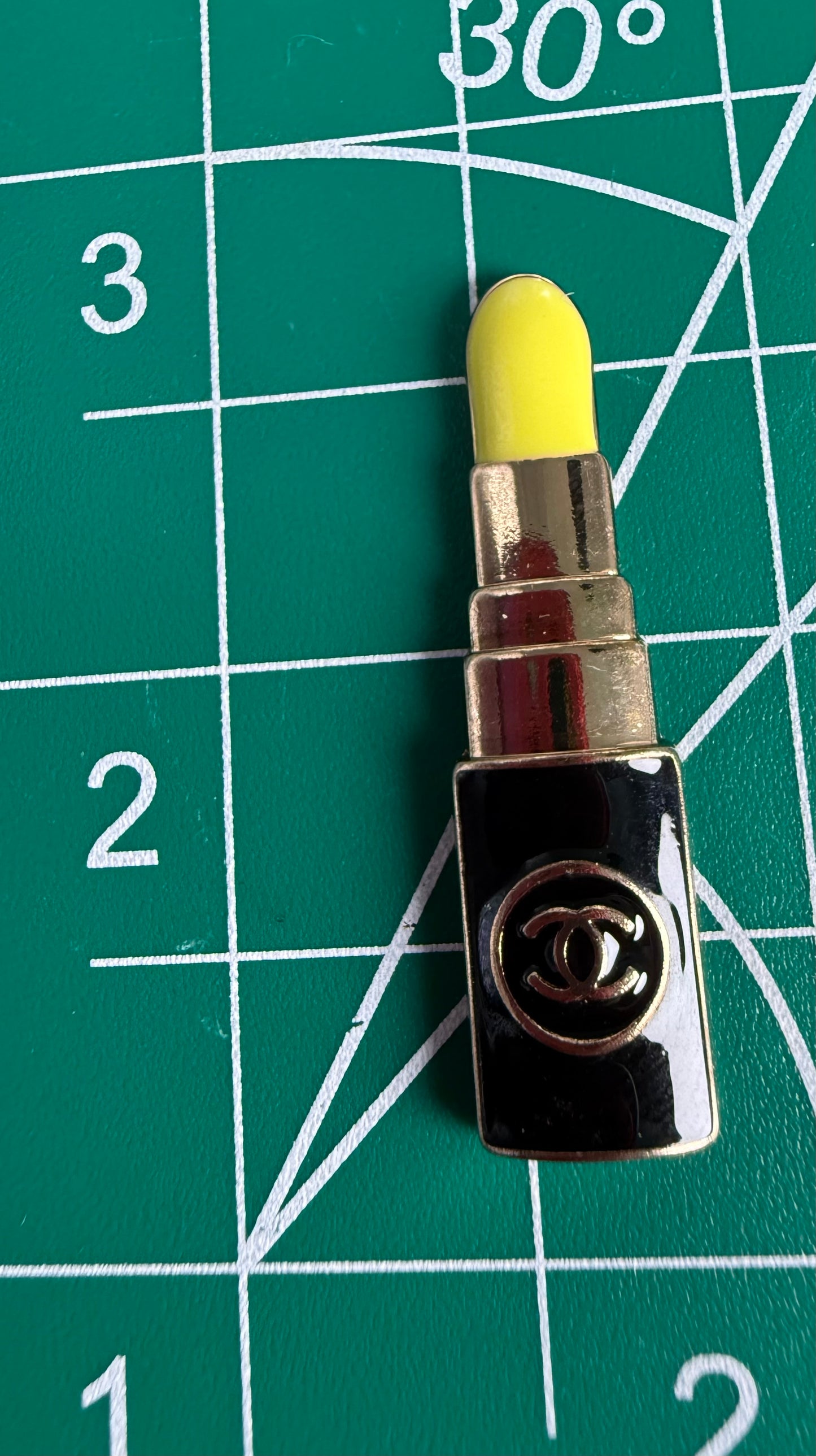 Luxury flat back designer charms