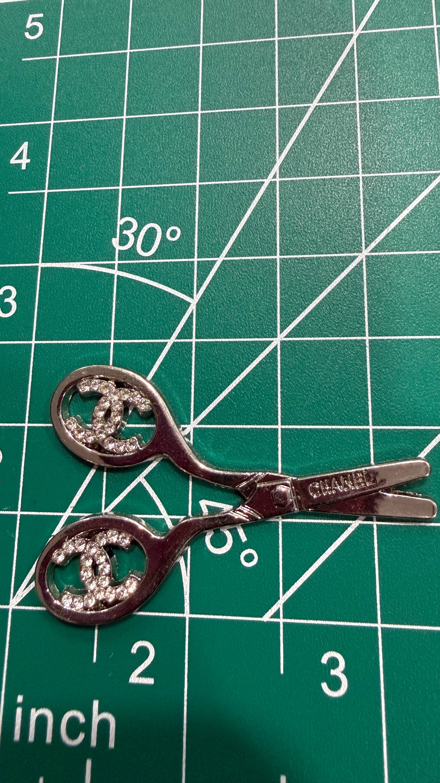 Luxury flat back charms