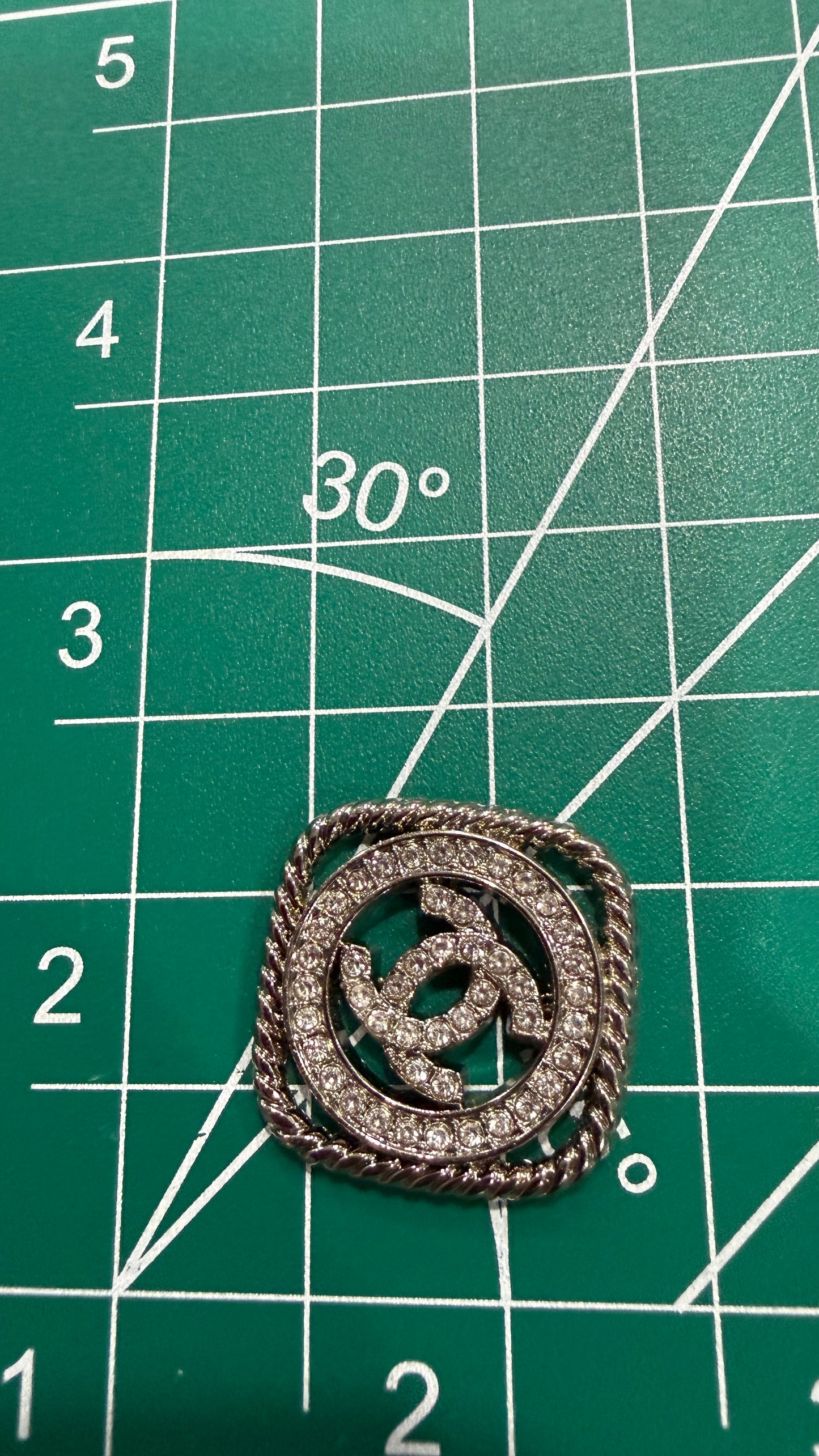 Luxury flat back charms C 3