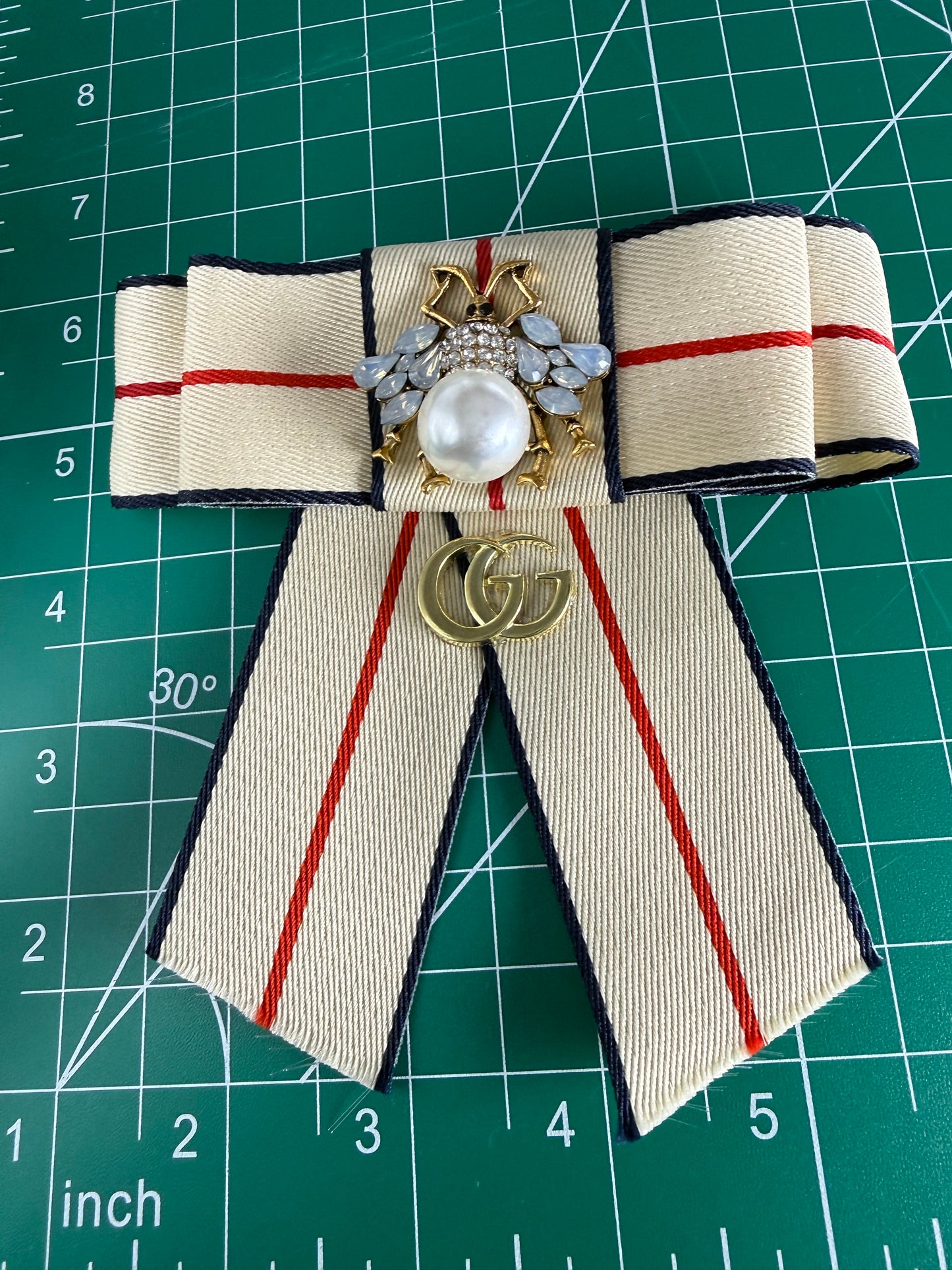Luxury bows with pin in the back