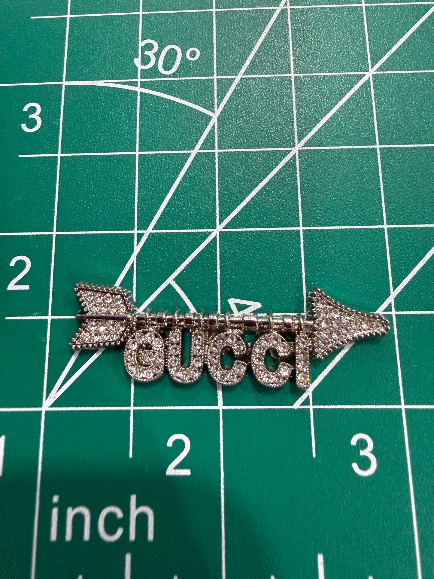 Luxury flat back charms Gu