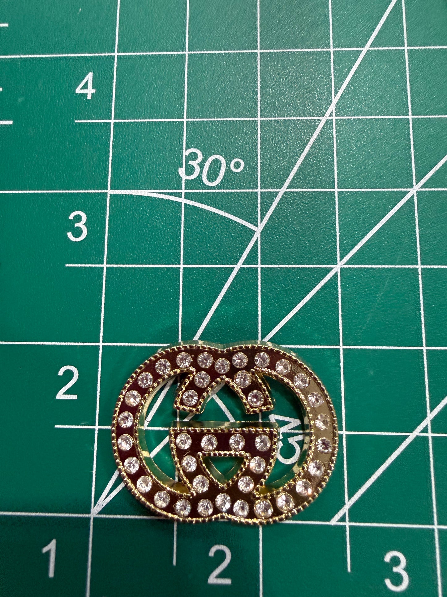 Luxury flat back charms Gu