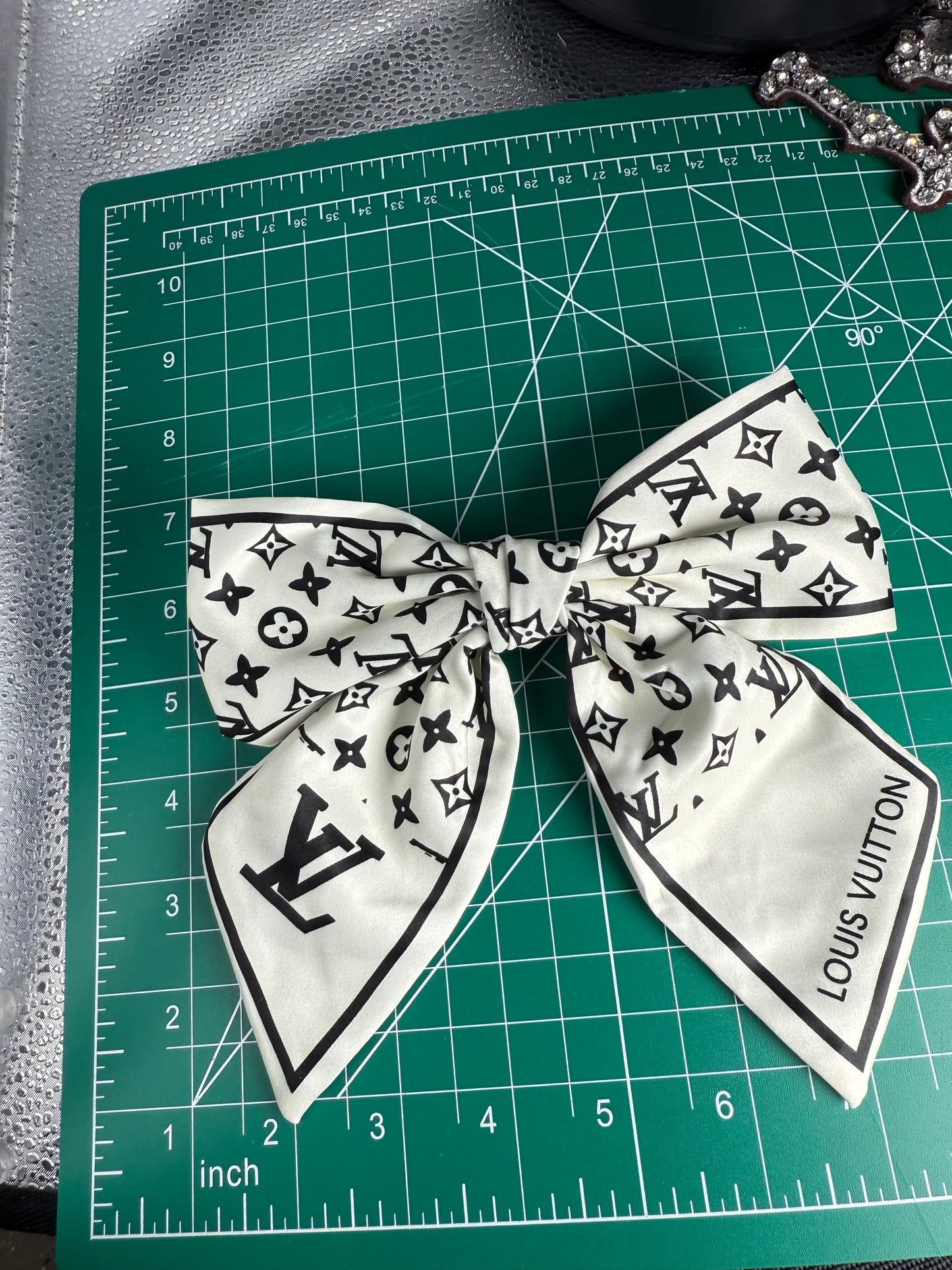 Luxury Brooch Bow