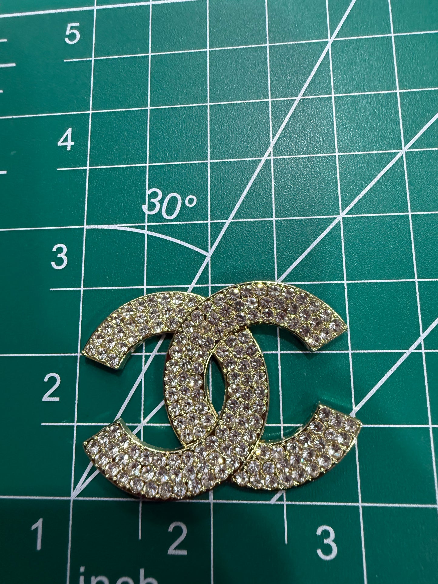 Luxury flat back charms L