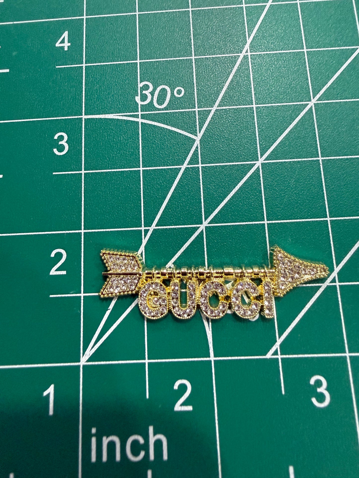 Luxury flat back charms Gu