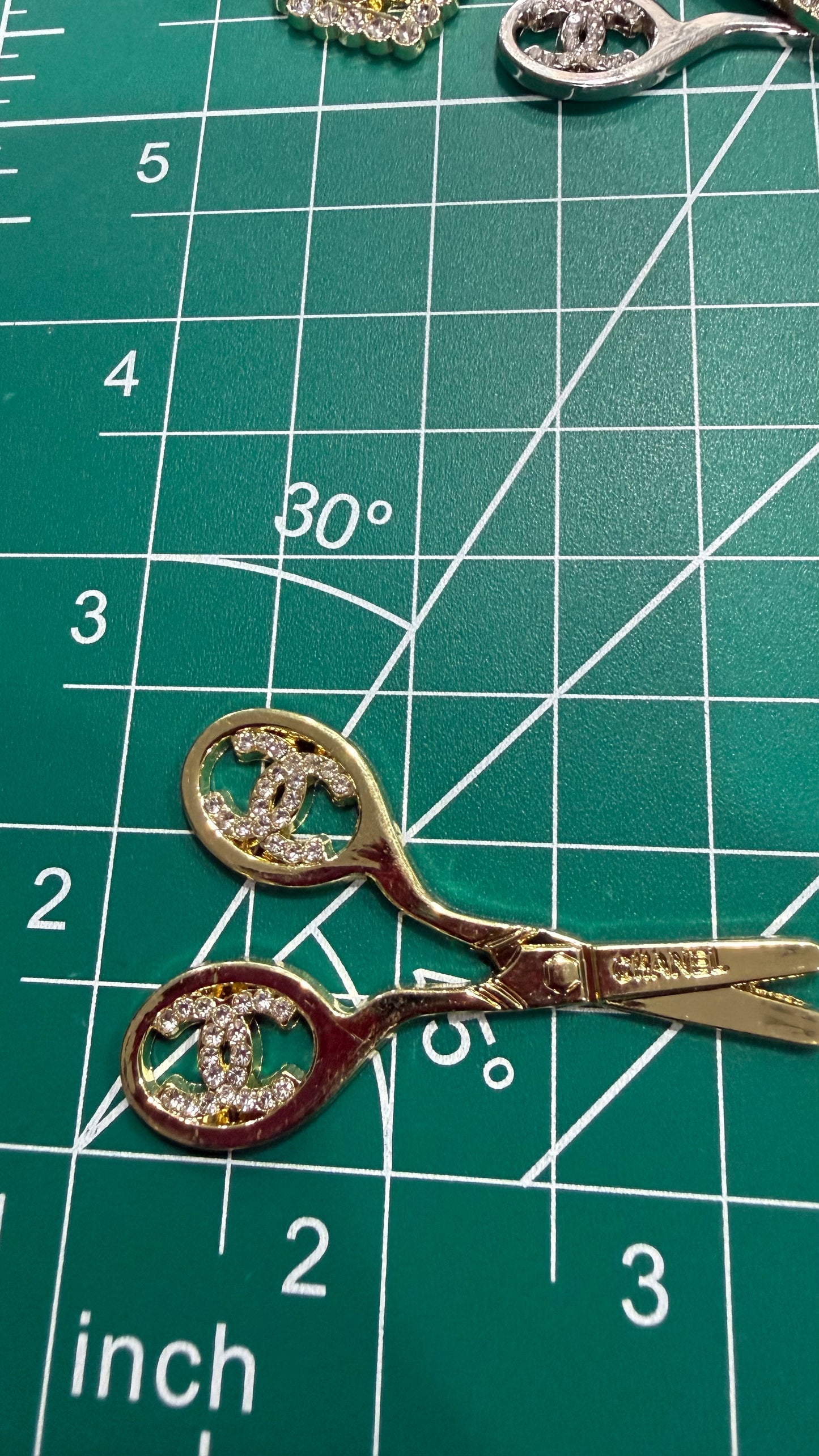 Luxury flat back charms
