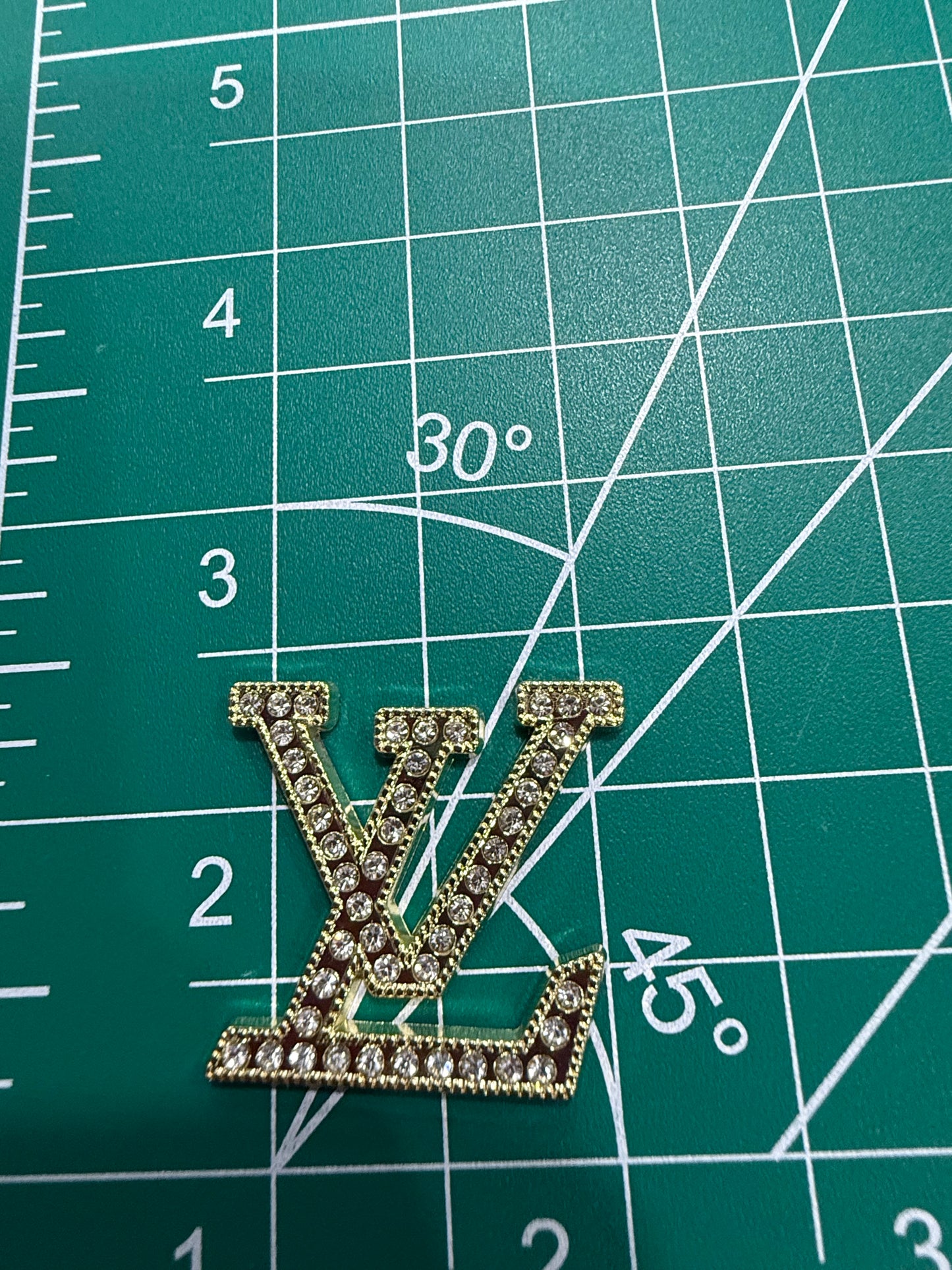 Luxury flat back charms L