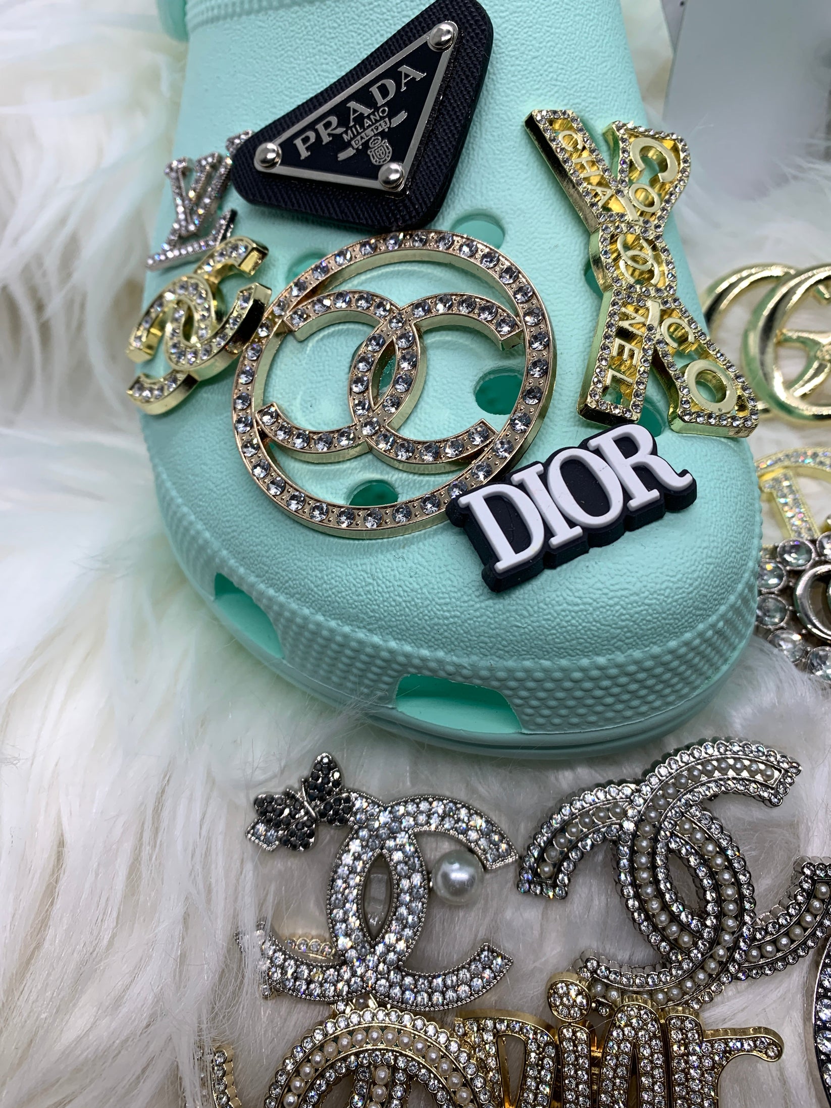 Luxury DESIGnmiN SHOE charms for Crocs Bulk/Wholesale Bling Smaller bu