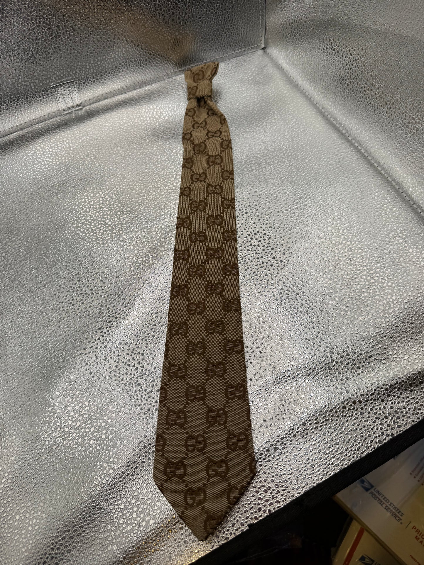 Luxury brown g tie